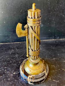 Fascio littorio in bronzo dorato